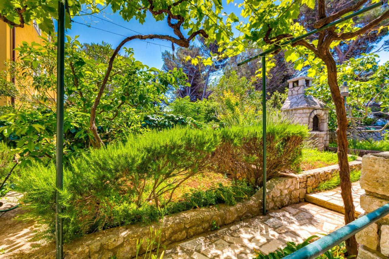 Apartments Margarita Mali Lošinj Eksteriør bilde